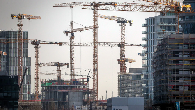 Cranes on construction sites at the Hafen City district in Hamburg, northern Germany, 23 March 2022 Hamburg is Germany`s biggest sea port. EPAFOCKE STRANGMANN